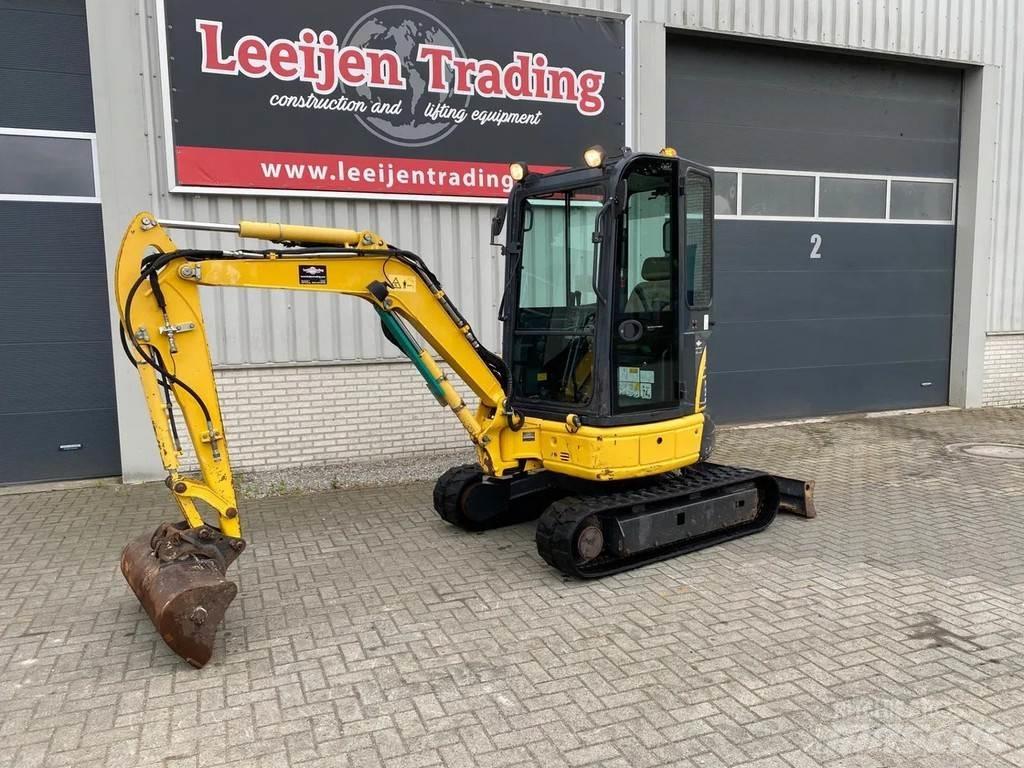Komatsu PC26MR-3 小型挖掘机