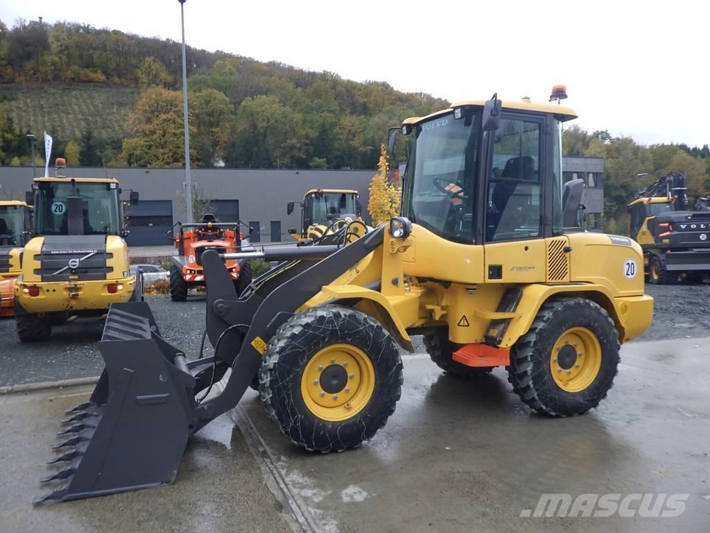 Volvo L 30 G 轮式装载机