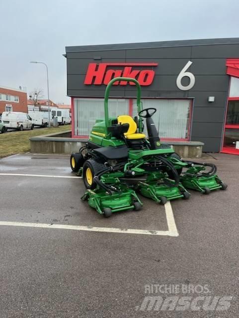 John Deere 9009 长草、修正和环绕割草机