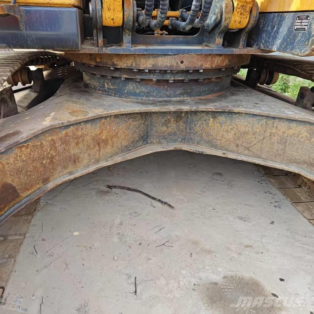 Hyundai R300LC 履带挖掘机