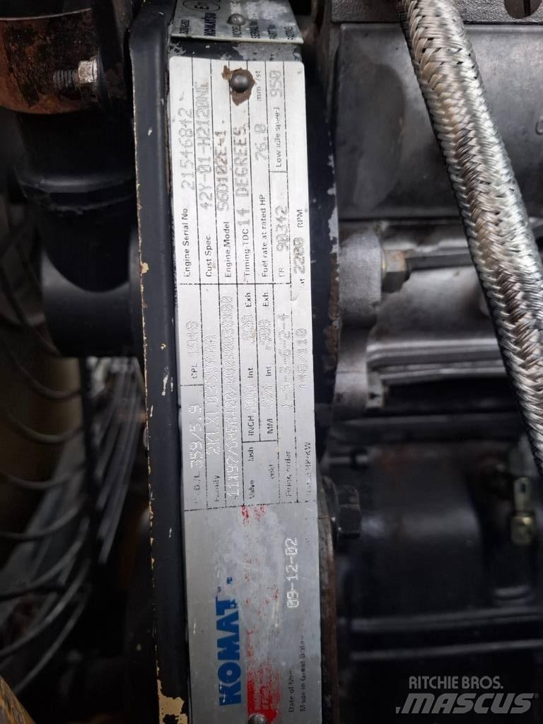 Komatsu WA 270-3 轮式装载机