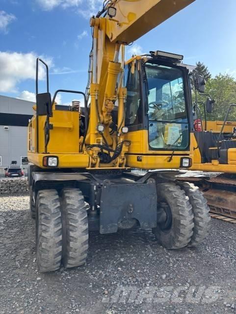 Komatsu PW 148-8 轮式挖掘机