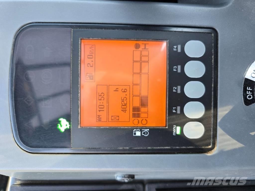 Yanmar SV 100 中型挖掘机