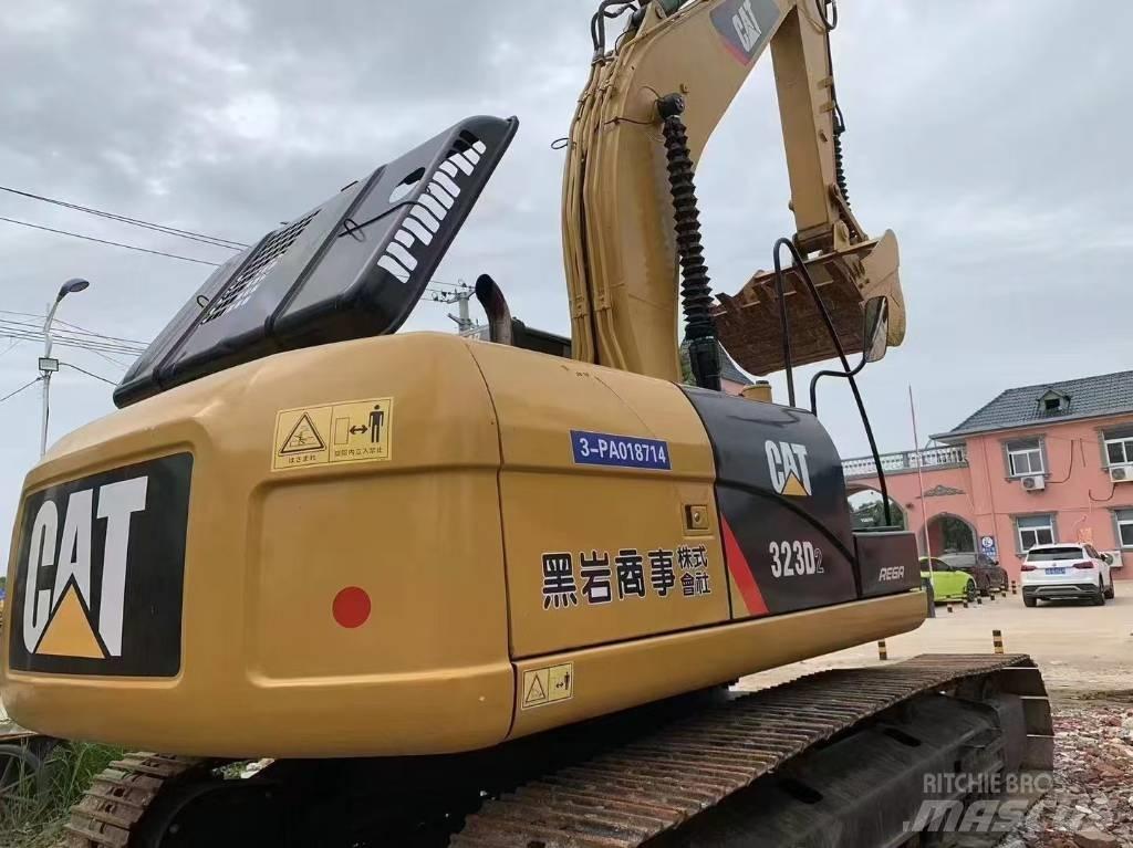 CAT 323 D L 履带挖掘机