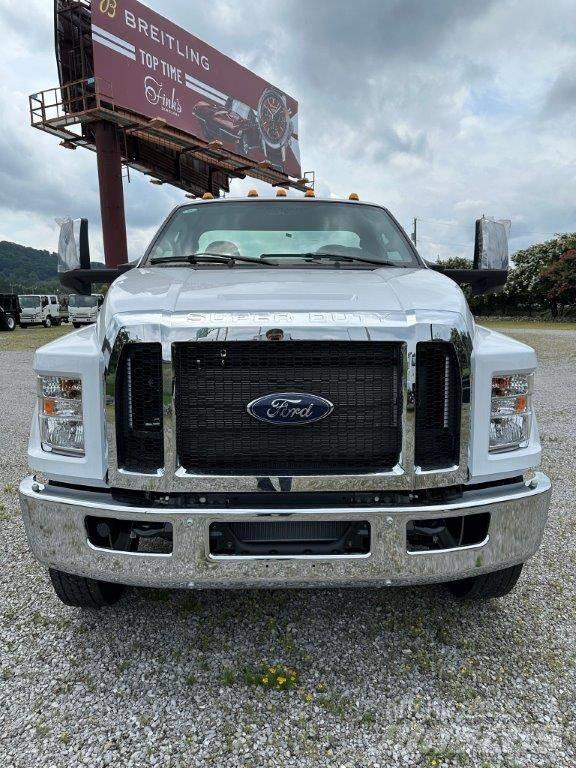Ford F 750 平板车