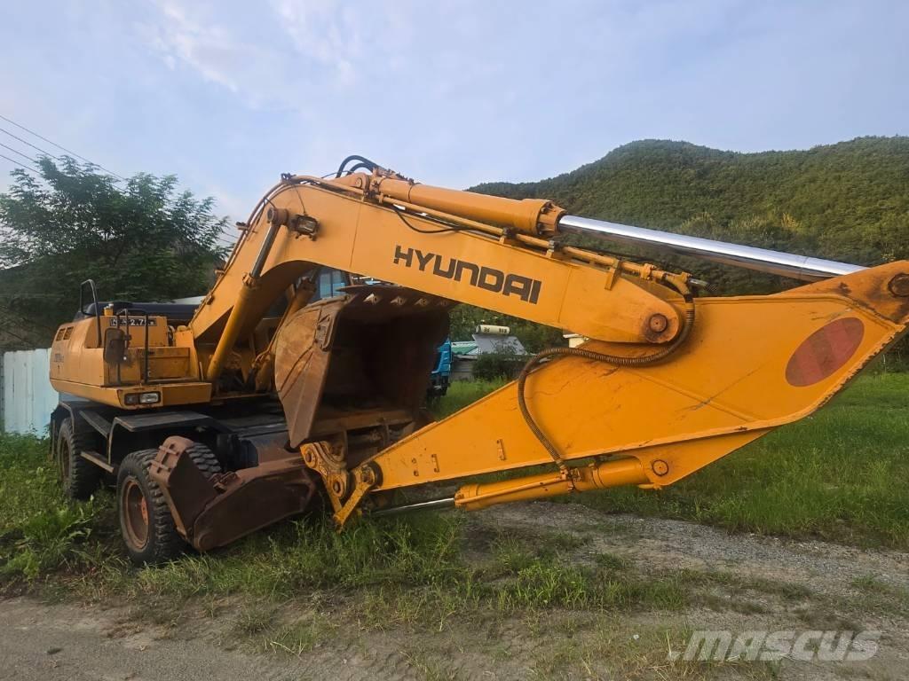 Hyundai Robex 2000W 轮式挖掘机