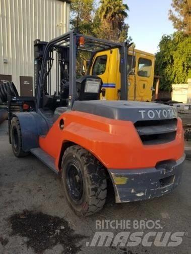 Toyota 8FD70U 柴油叉车