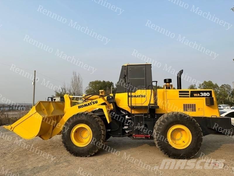 Komatsu WA380 轮式装载机