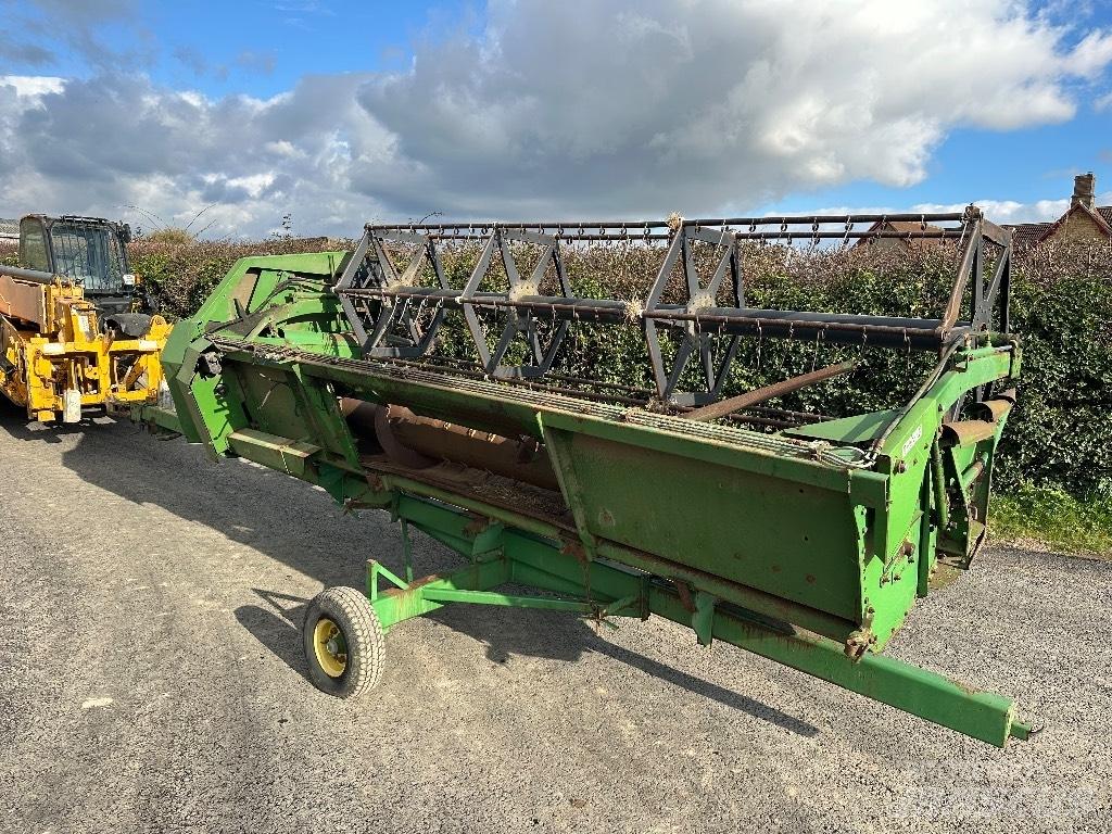 John Deere 1075 联合收割机