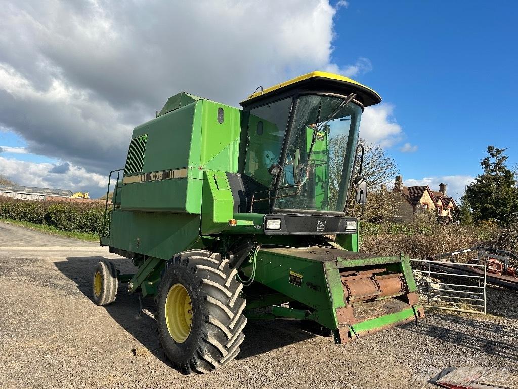 John Deere 1075 联合收割机