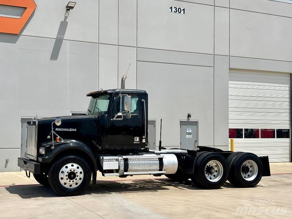 Western Star 4900 牵引车