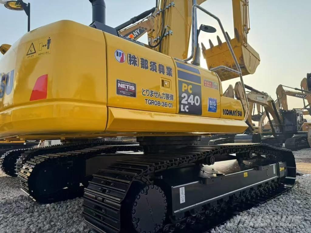 Komatsu 240-8N1 履带挖掘机