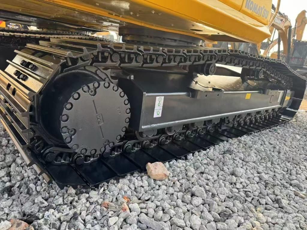 Komatsu 240-8N1 履带挖掘机