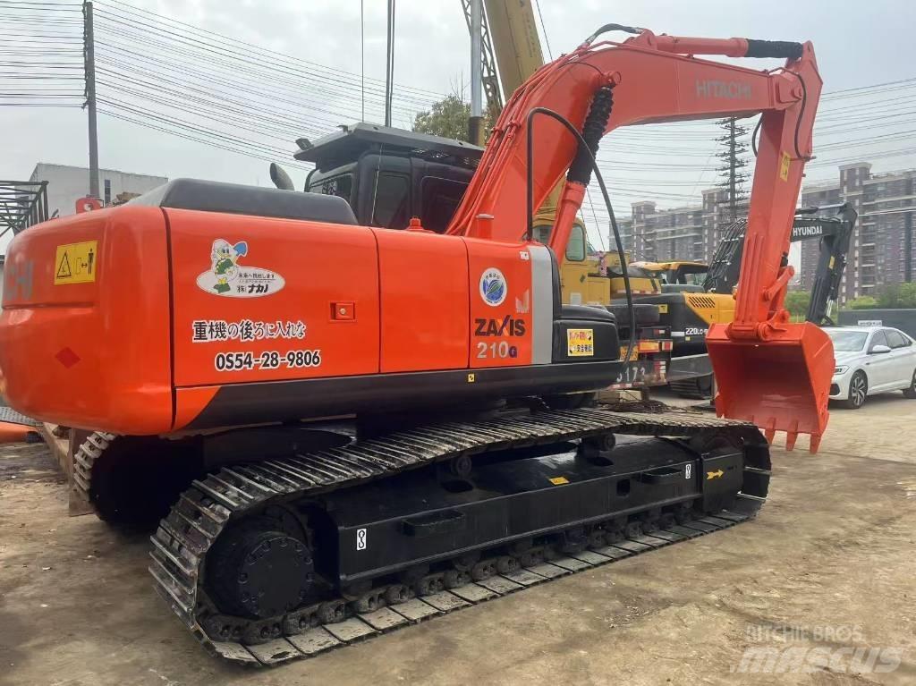 Hitachi 210LC 履带挖掘机