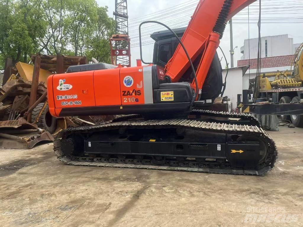 Hitachi 210LC 履带挖掘机