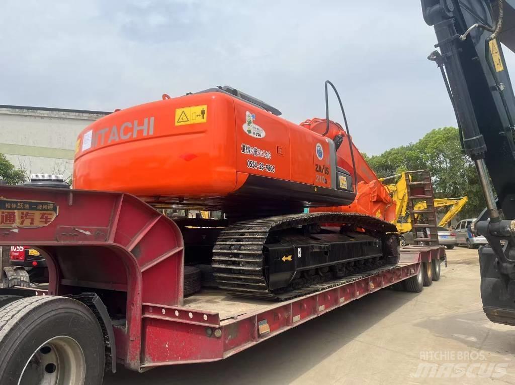 Hitachi 210LC 履带挖掘机