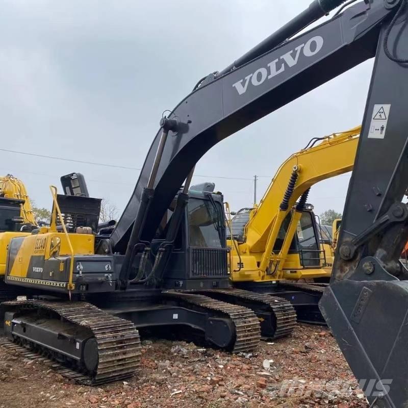 Volvo EC 240 履带挖掘机