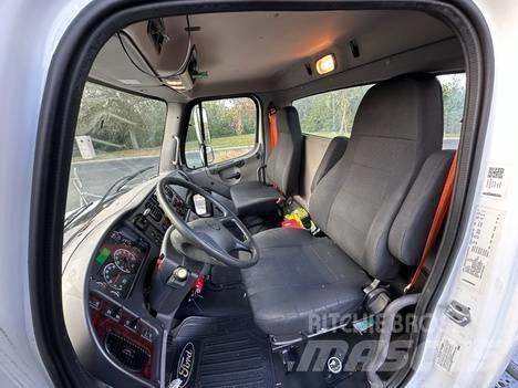 Freightliner M2 牵引车