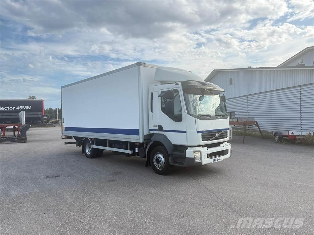 Volvo FL240 4x2 厢式货车