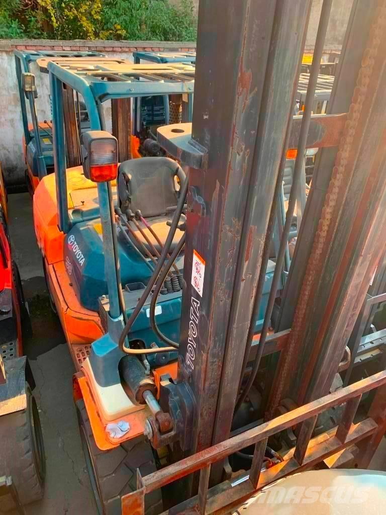 Toyota 7 FDA 50 柴油叉车