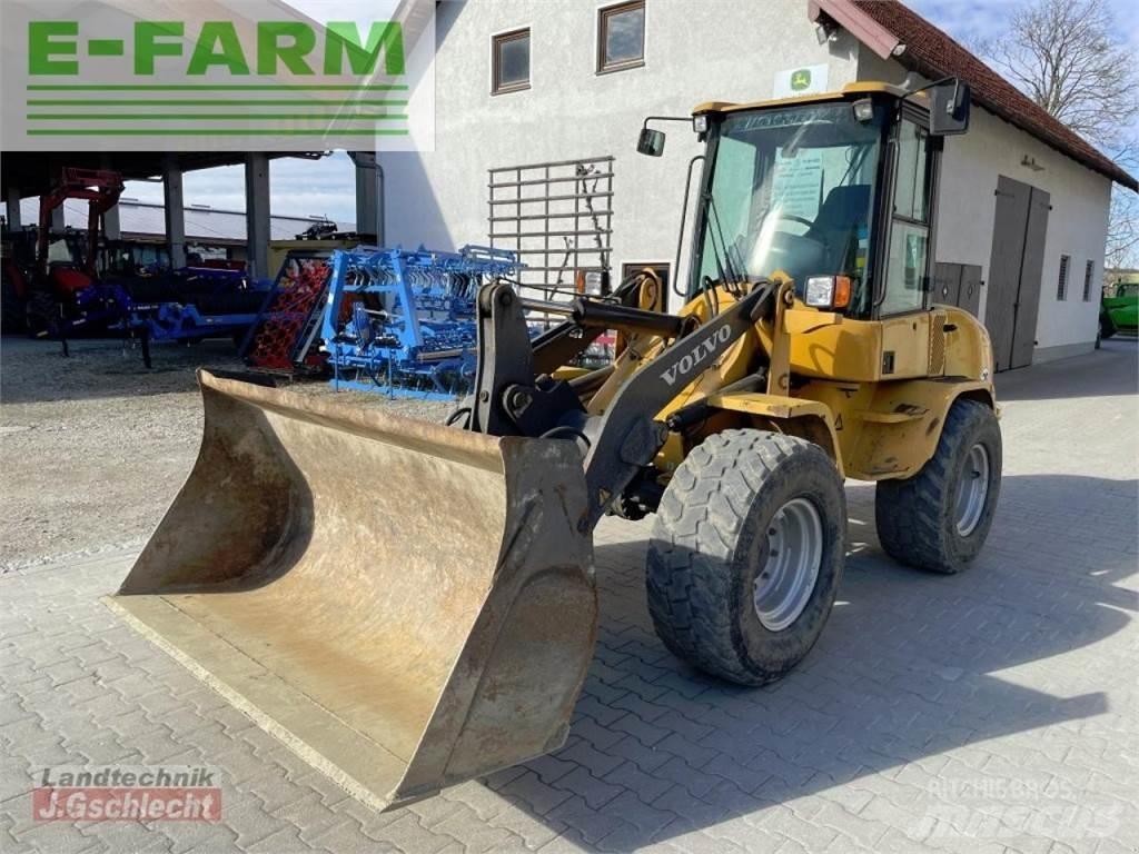 Volvo l 30b pro 小型挖掘机