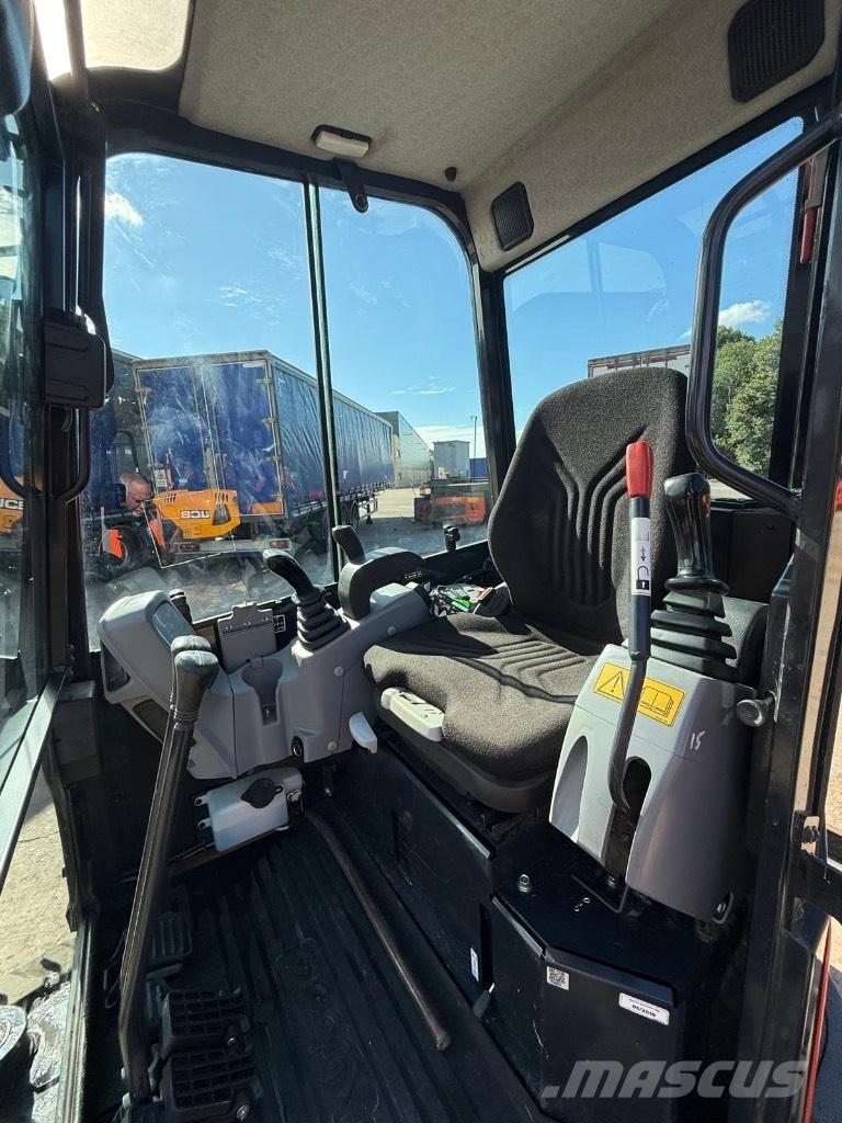 Kubota U 27-4 小型挖掘机