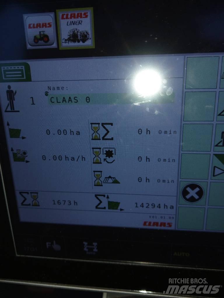 CLAAS Liner 4000 犁耙和摊草机