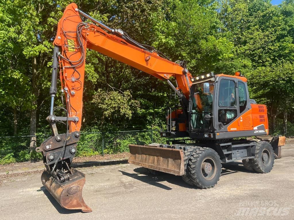 Doosan DX 165 W-5 轮式挖掘机