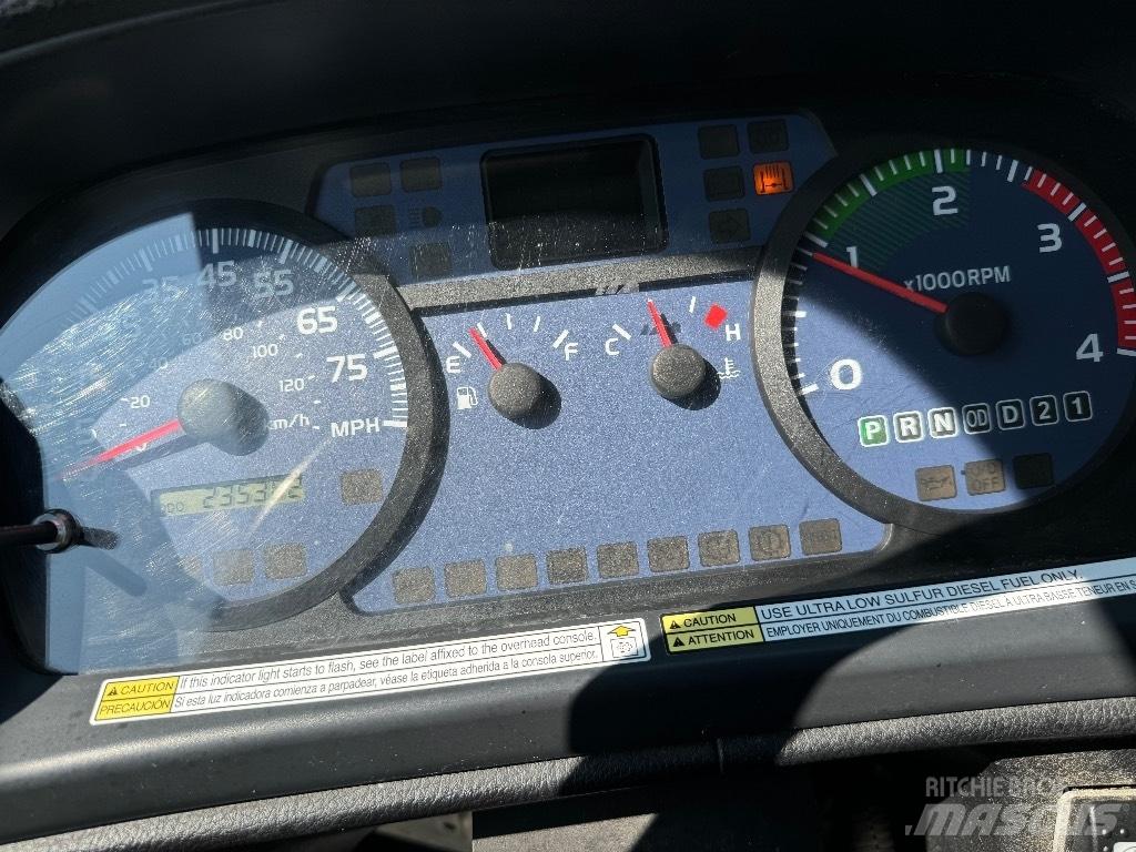 Hino 238 厢式货车