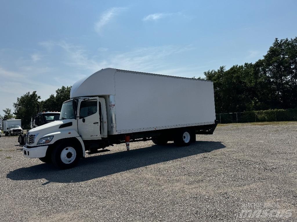 Hino 238 厢式货车