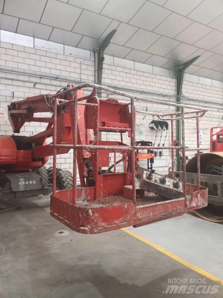 Manitou 160 ATJ 曲臂高空工作平台