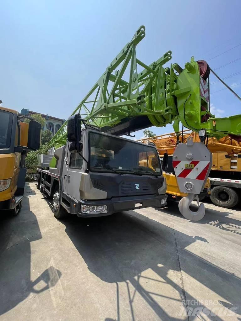 Zoomlion ZCT251V 全地面起重机︳移动式起重机