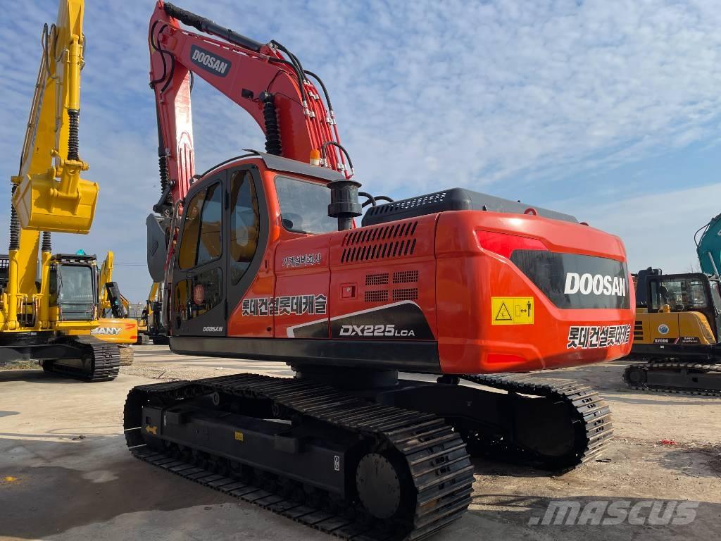 Doosan DX 225 LCA 履带挖掘机