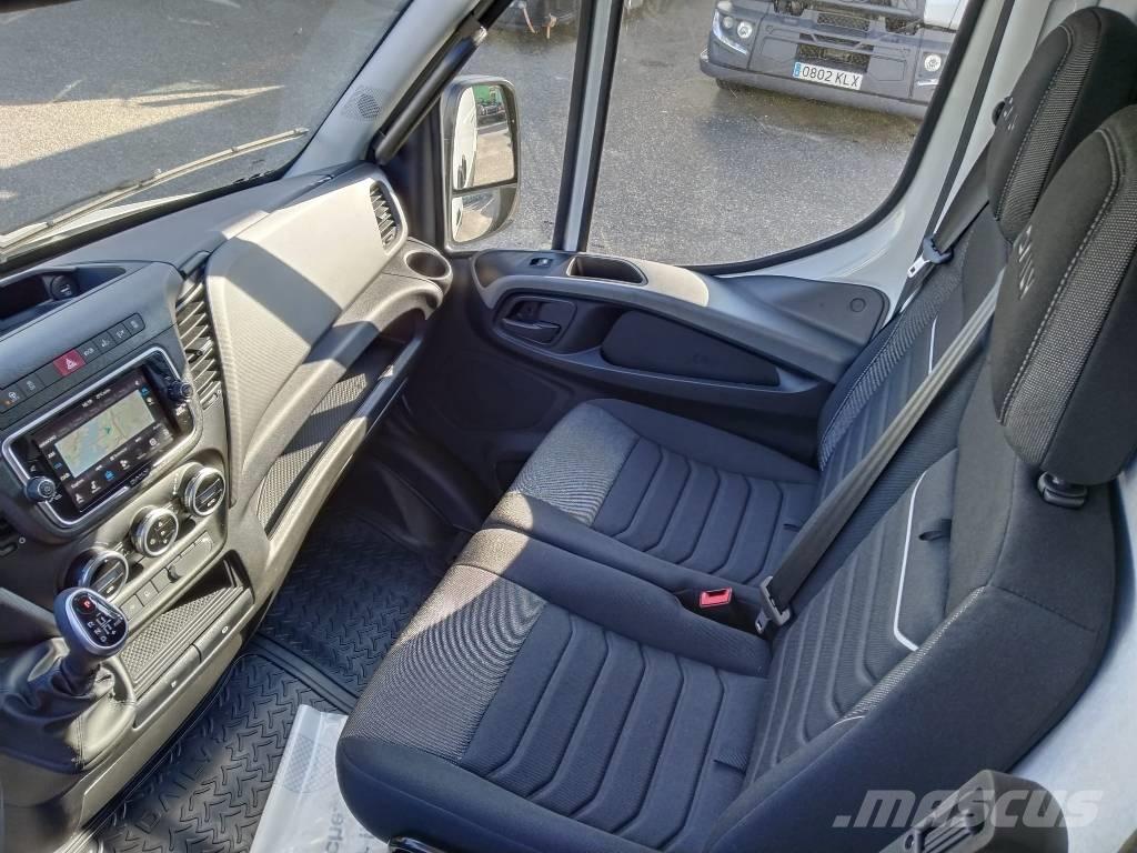 Iveco Daily 35 S12 商务面包车