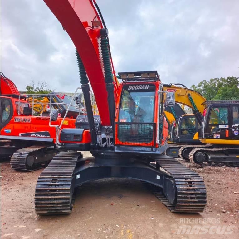 Doosan DX 300 LC 履带挖掘机