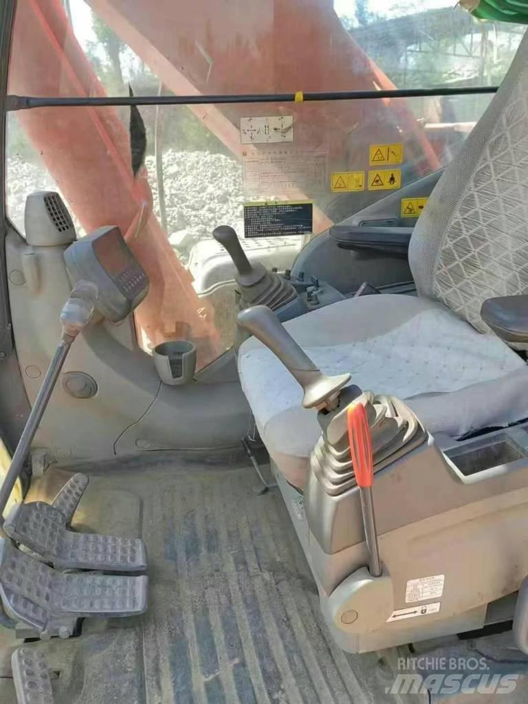Hitachi ZAXIS270 履带挖掘机