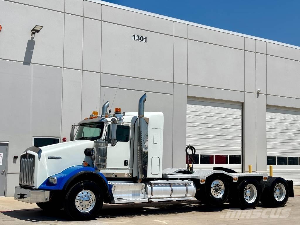 Kenworth T 800 牵引车