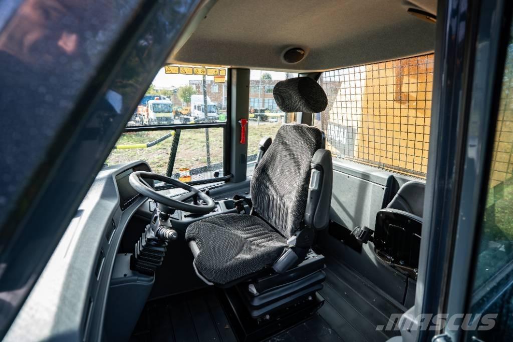 Hyundai HA 30 A 铰接式自卸车