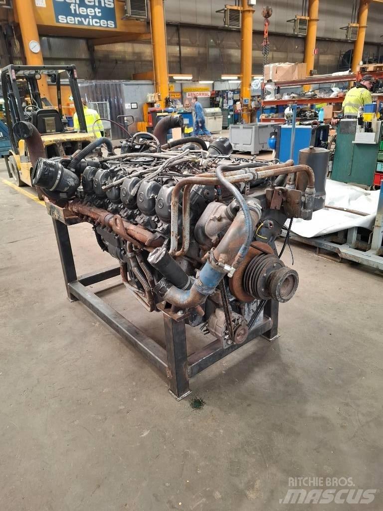 Mercedes-Benz OM424 发动机
