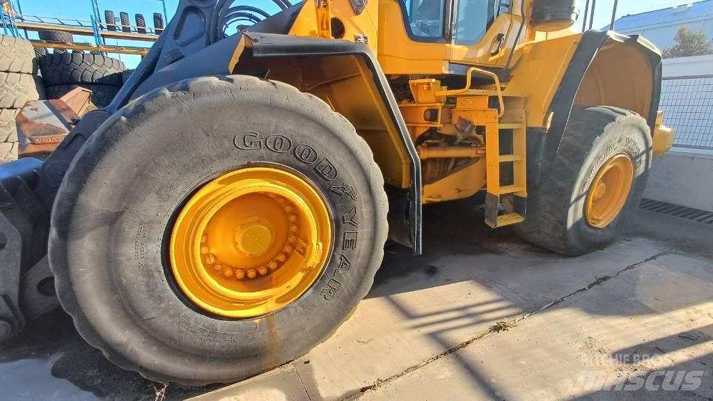 Volvo L 180 F 轮式装载机