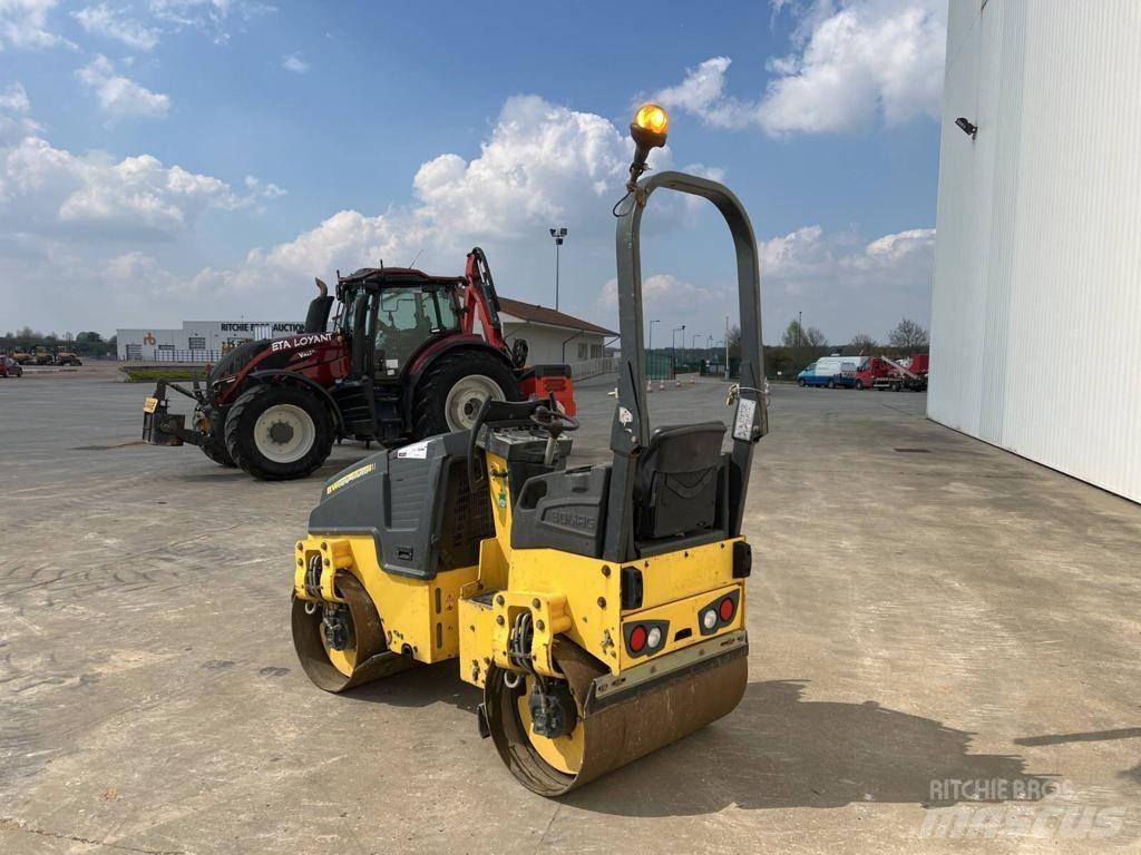 Bomag BW 100 AD M-5 双轮压路机