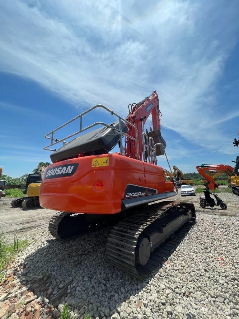 Doosan DX 300 履带挖掘机