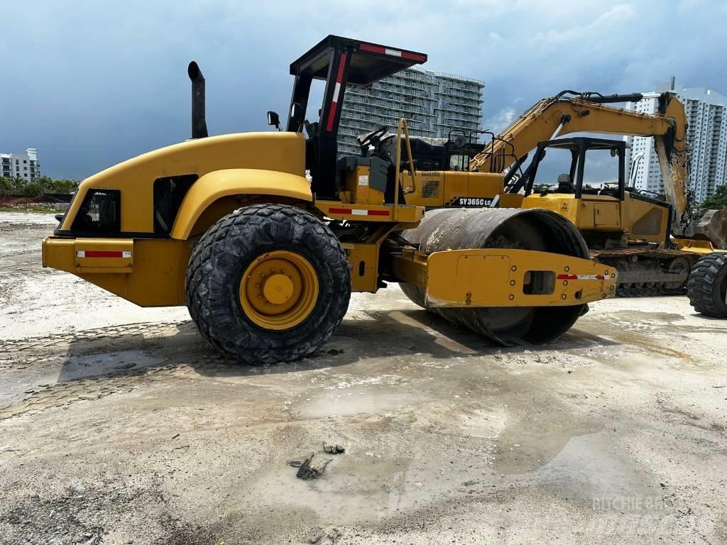 CAT CS 563 E 复合式压路机