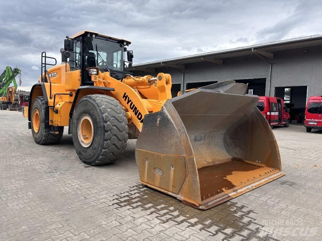 Hyundai HL 975 轮式装载机