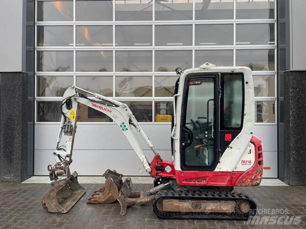 Takeuchi TB216 小型挖掘机