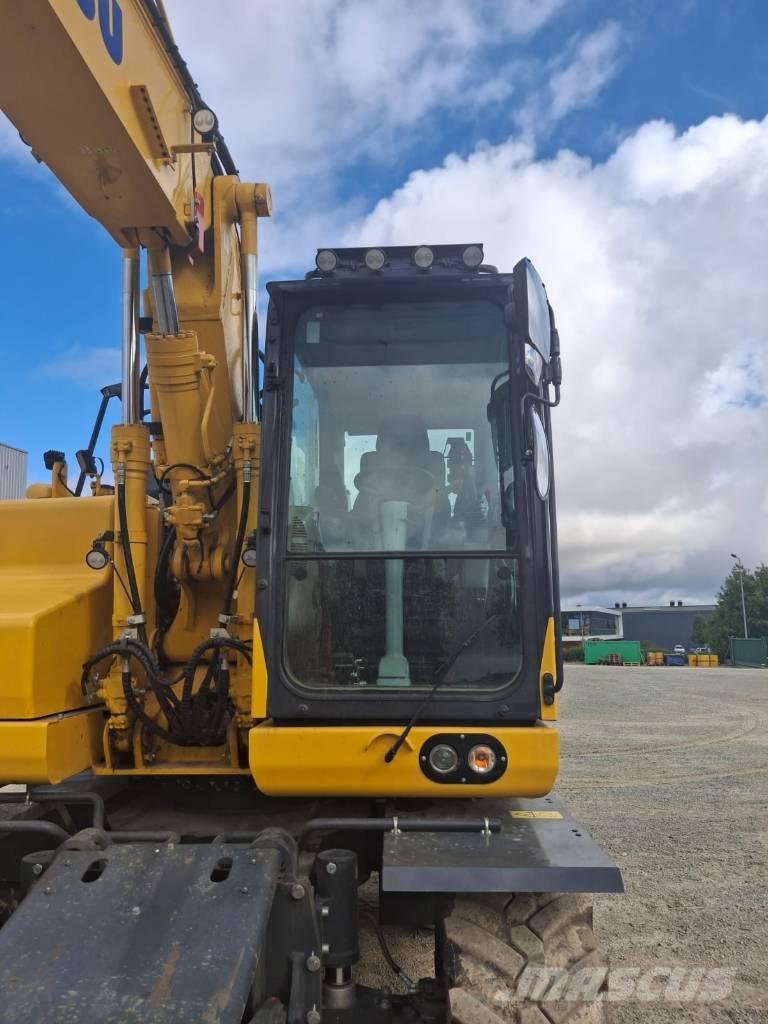Komatsu PW158-11 轮式挖掘机