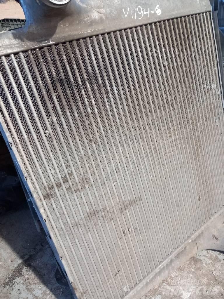 Volvo FH 12  20566842 散热器