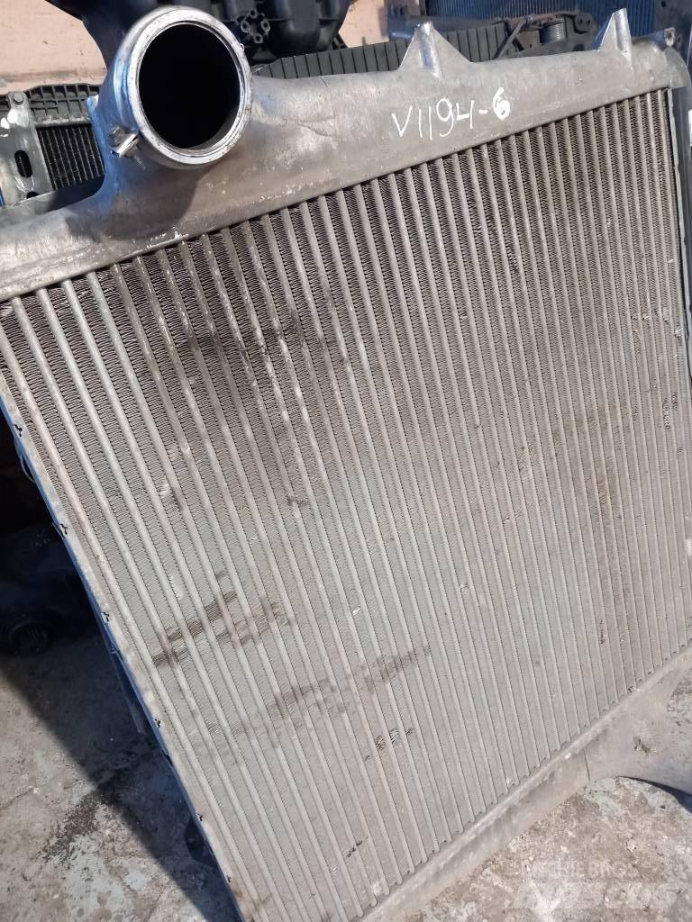Volvo FH 12  20566842 散热器