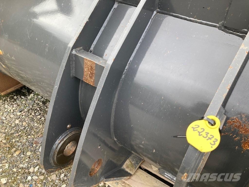 CASE 821 Skovl 轮式装载机