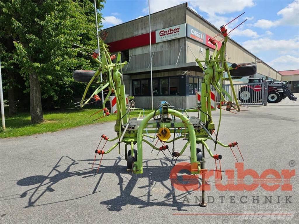 CLAAS Volto 550 HR 犁耙和摊草机
